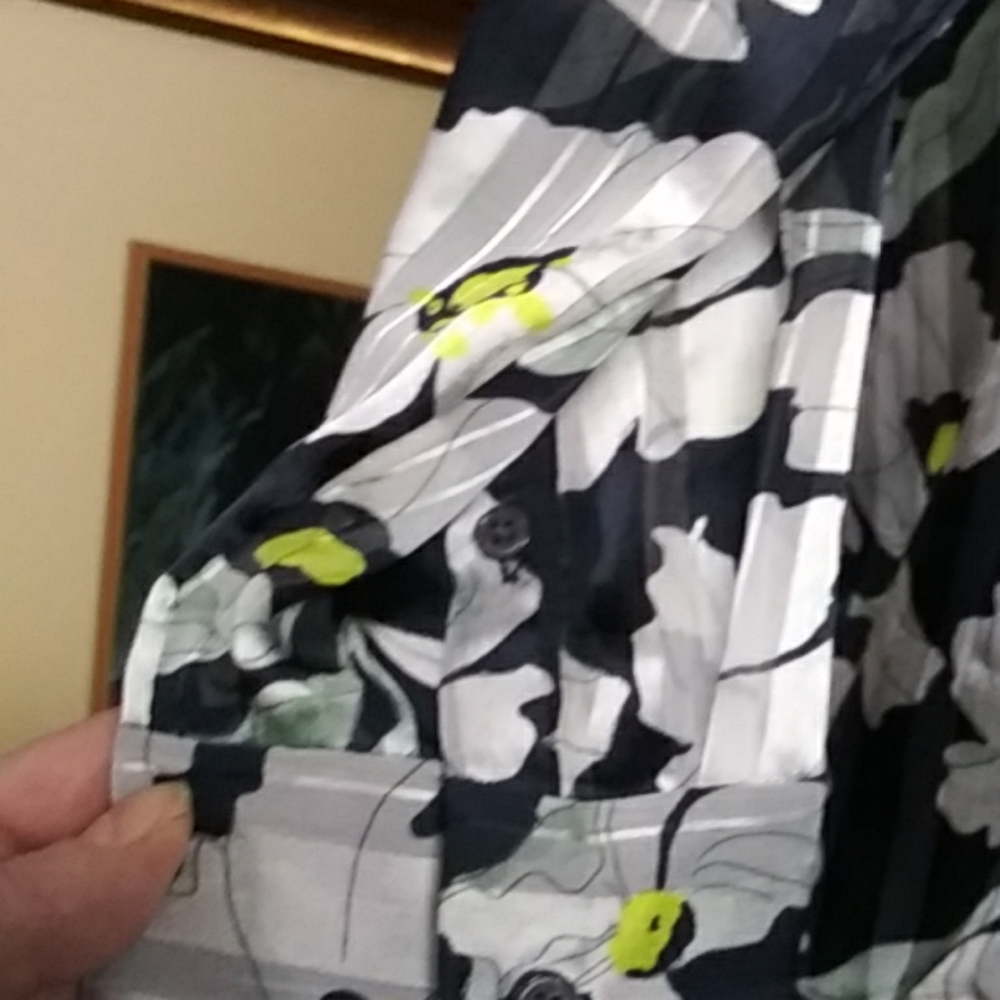 Banana Republic Floral Blouse Size Large - Picture 3 of 5